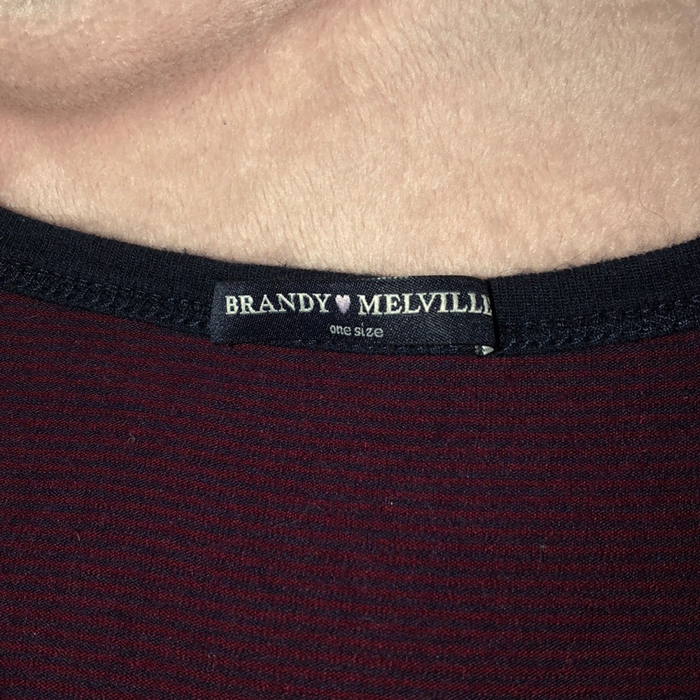 BRANDY MELVILLE tshirt